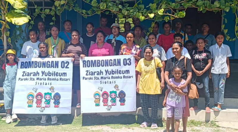Umat Paroki Sta. Maria Reinha Rosari Siolais Gelar Ziarah Yubileum ke Porta Sancta Taman Ziarah Yesus Maria Oebelo