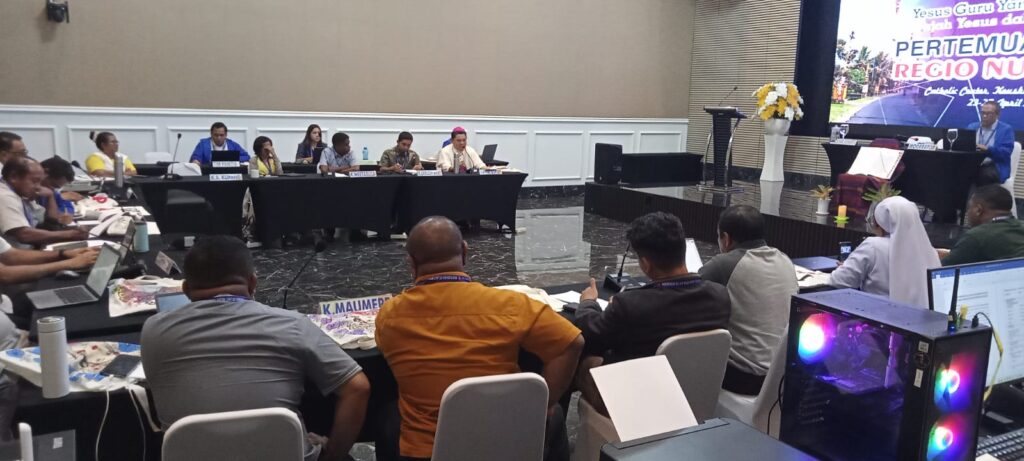 Suasana Pertemuan para Delkit di Catholic Center Keuskupan Denpasar